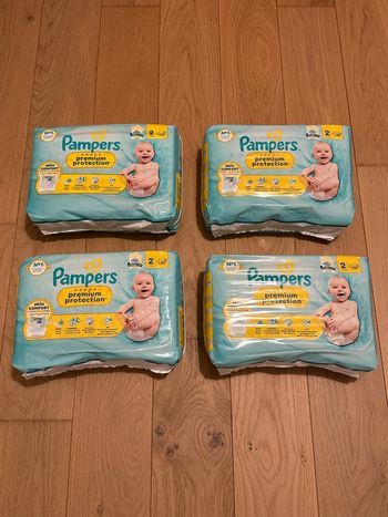 Lot de 4 paquets couches Pampers Premium Protection - Taille 2