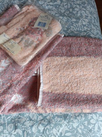 Lot serviette et gants nydel