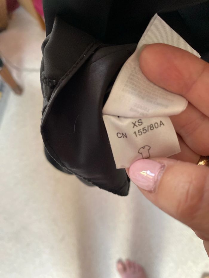 Robe cérémonie satinée noir et dorée XS - photo numéro 7