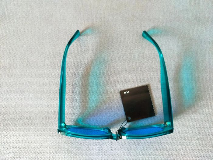 Lunettes de soleil bleu rectangulaires unisexe – UV400 catégorie 2 - photo numéro 4