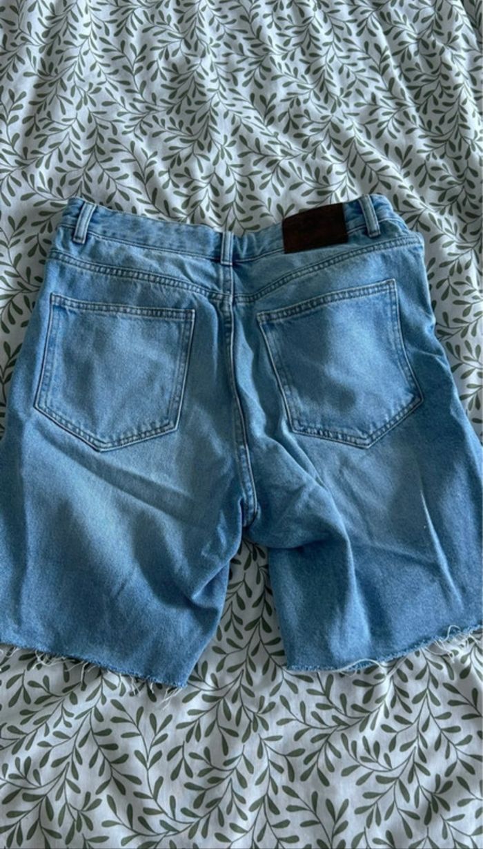 Short large - photo numéro 3