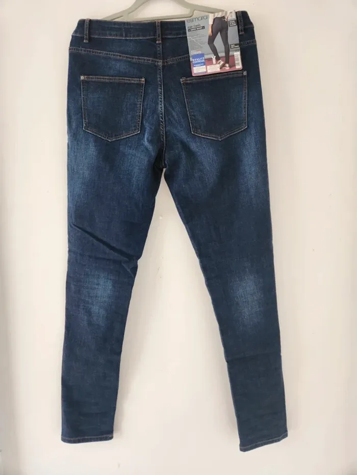 Jean super skinny taille moyenne – Neuf avec étiquette – Taille 46 FR - photo numéro 2