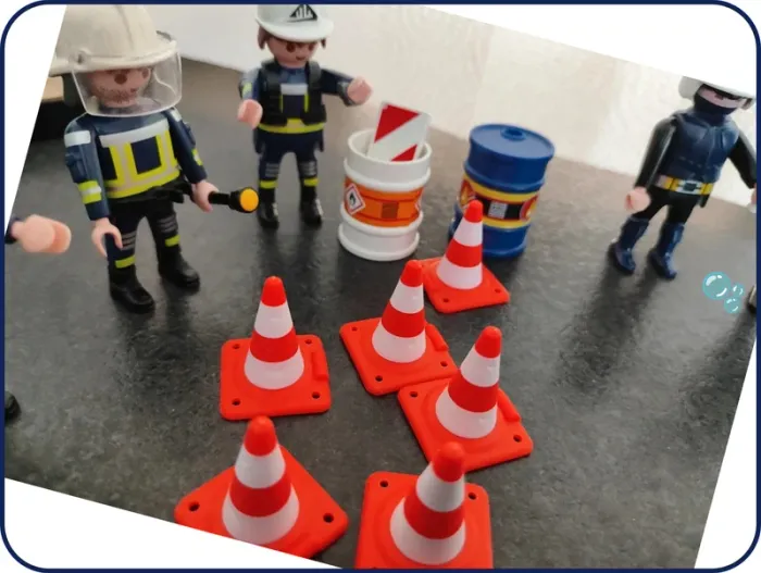 Lot playmobil/ pompier-police- voyou - photo numéro 4