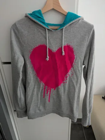 Sweat a capuche gris motif coeur Only