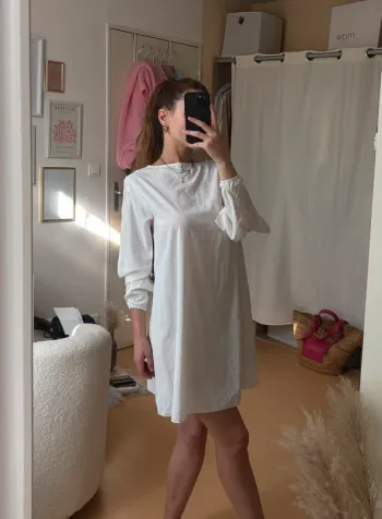 Robe de plage blanche manches ouvertes