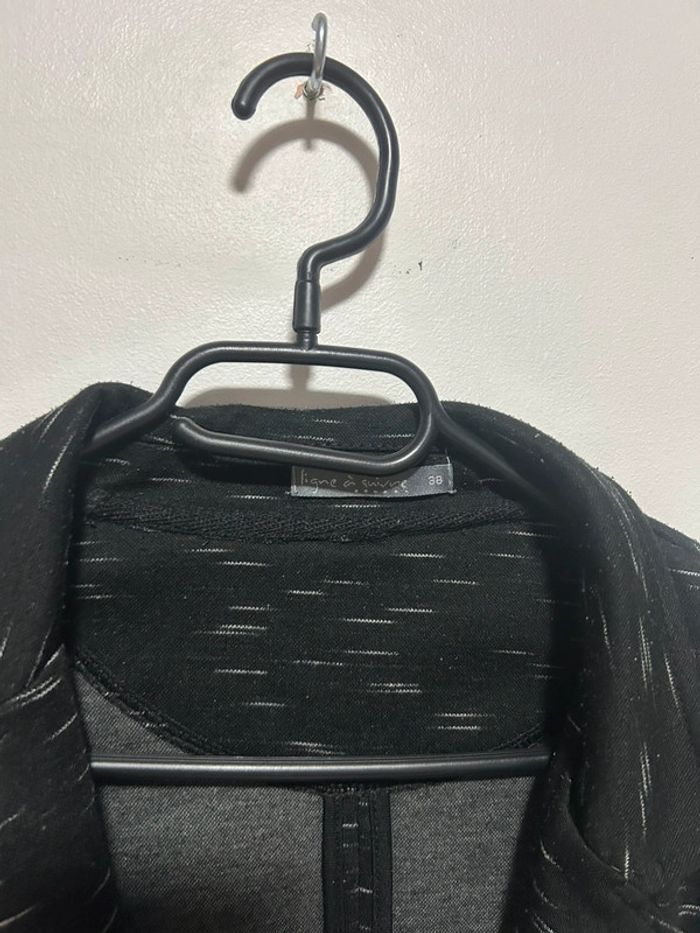 Veste blazer noire à lignes blanches • Ligne à suivre • Taille 38 - photo numéro 3