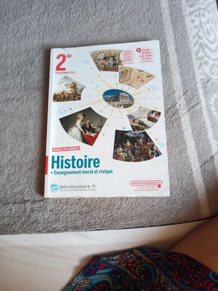 Livre d'histoire seconde
