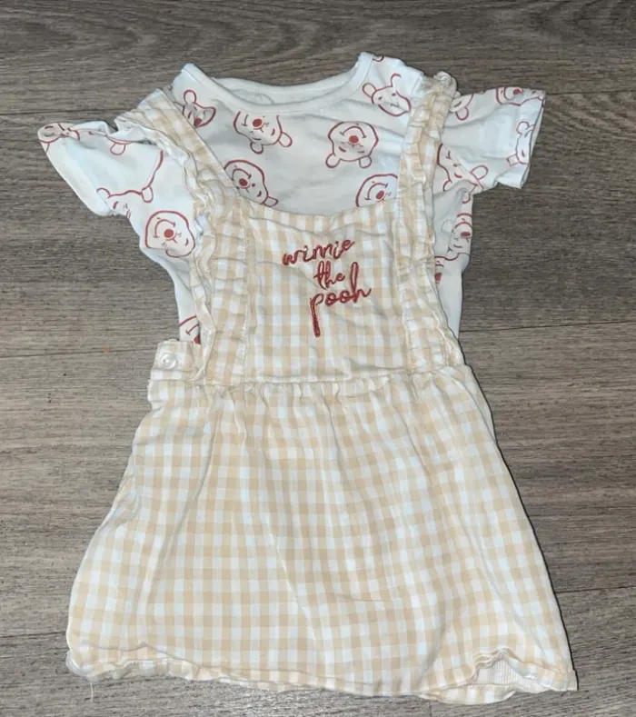 Robe Winnie taille 9/12 mois