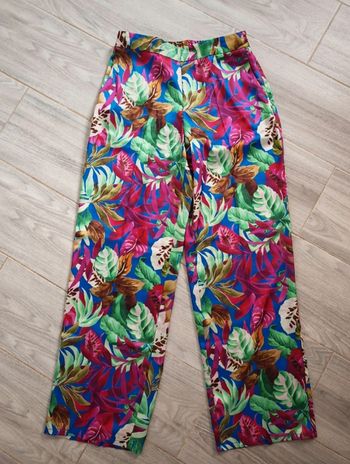 Pantalon satiné fleuri Zara T.S