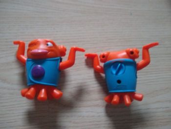 2 figurine identique