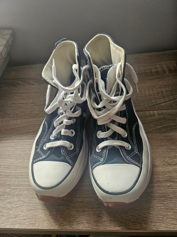 Converse compenser noire