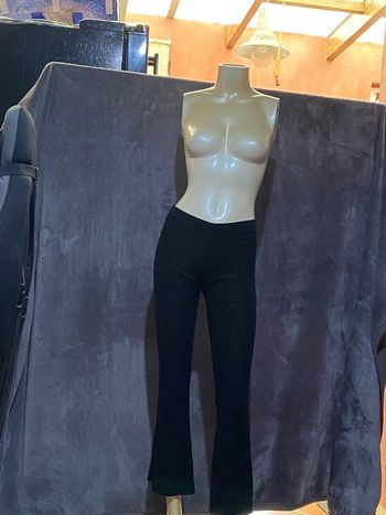 Pantalon large en bas et court noir taille S