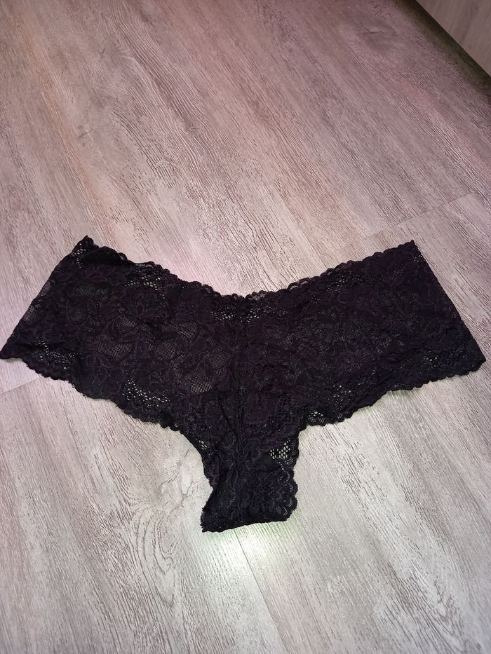 Shorty noir dentelle taille 42