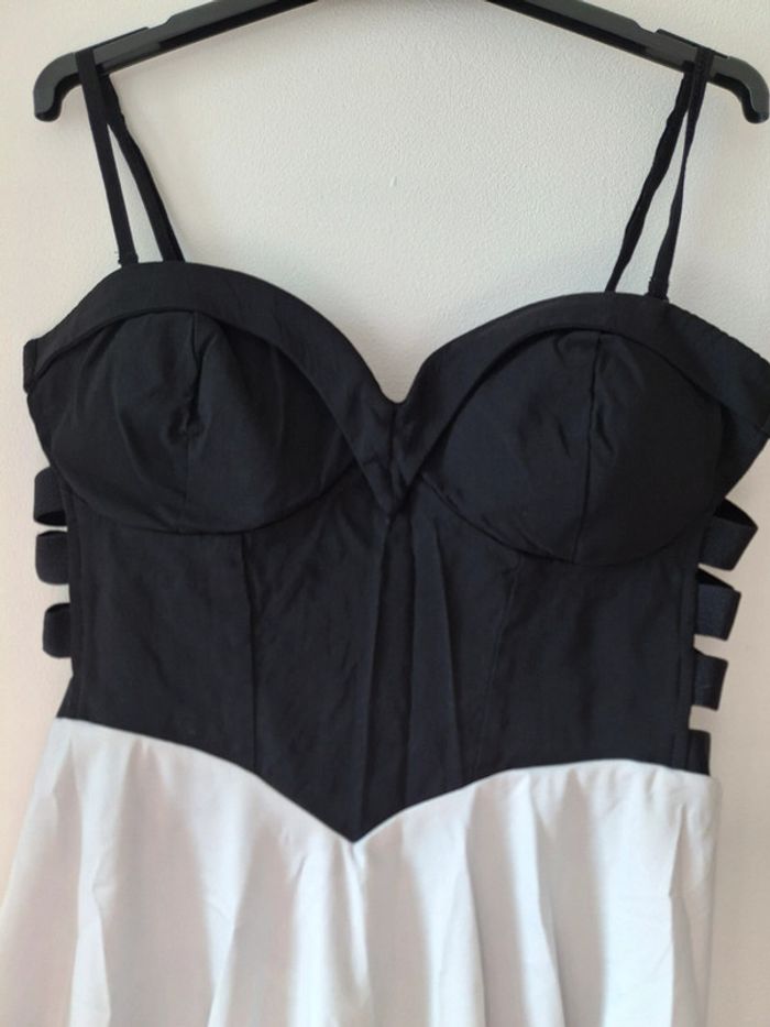 Robe fluide bicolore ouverture dos - photo numéro 6