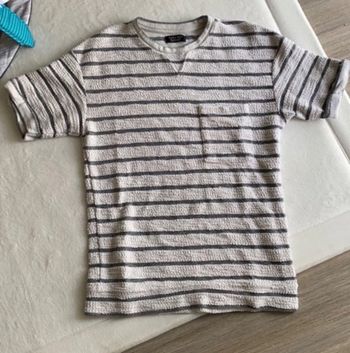 Tee shirt texturé a rayure