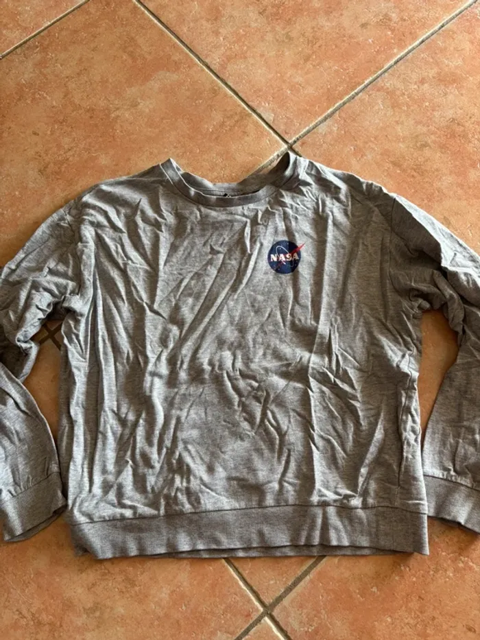 Sweat-shirt nasa gris