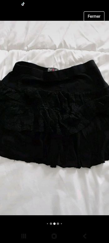 Jupe noir avec dentelle