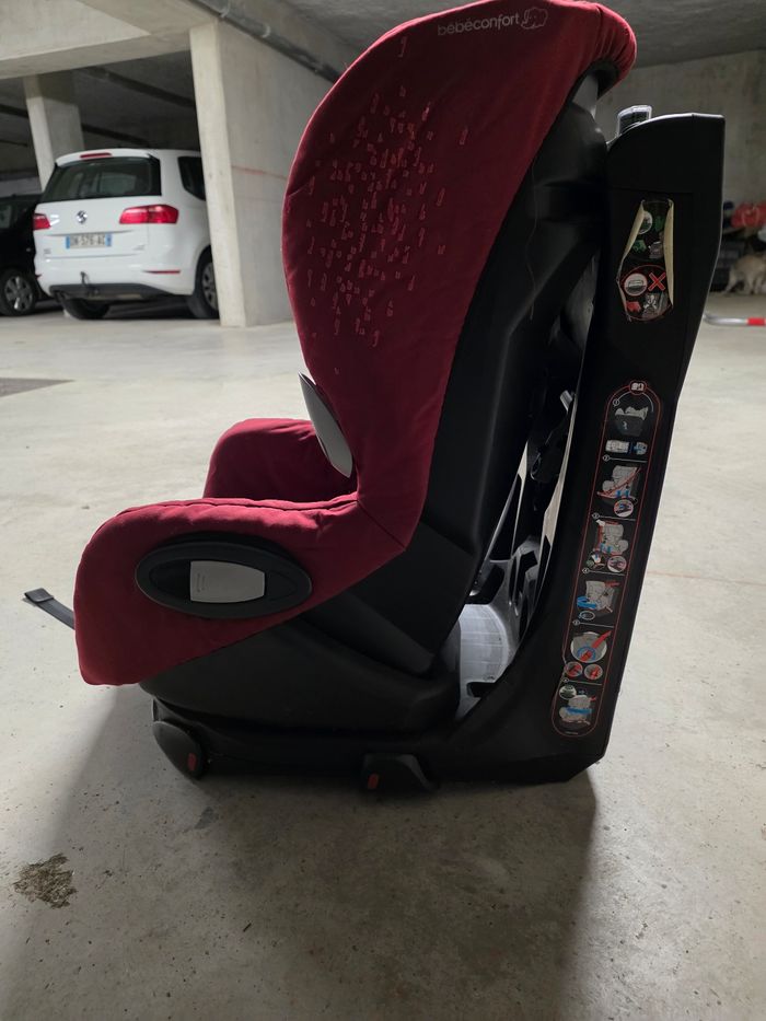 Sièges auto bébé confort peu utilisé - photo numéro 2