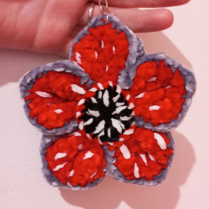 Stranger Things : porte-clés démogorgon au crochet