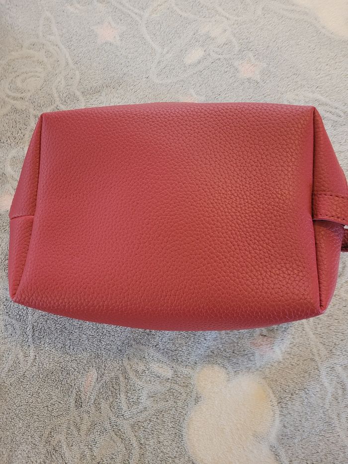 Trousse de toilette homme neuf
Guess - photo numéro 4