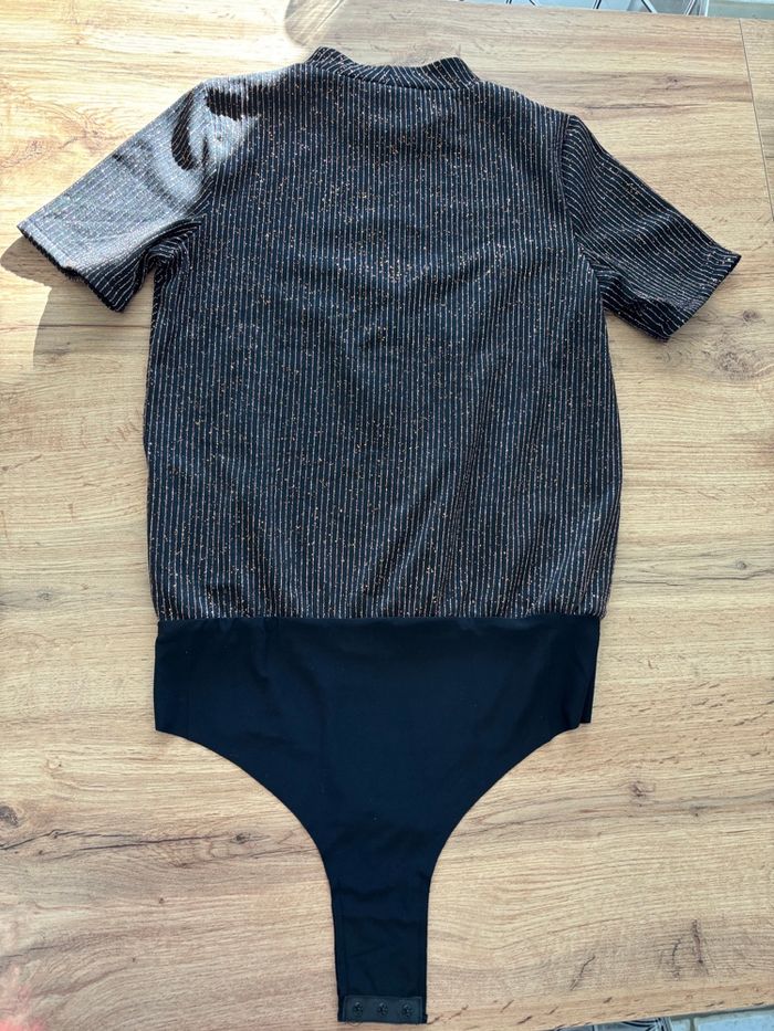 Body noir rayé orange paillettes Kiabi taille 34/36 - photo numéro 5