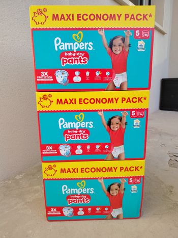 3 cartons de 86 couches pampers pants en taille 5, soit 258 couches.