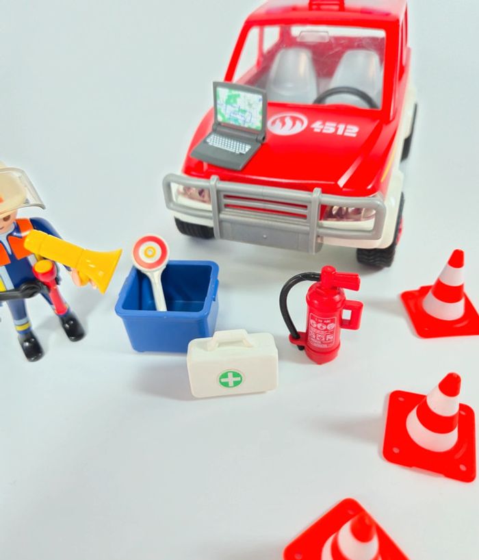 Playmobil Voiture de Pompier Rouge - photo numéro 4