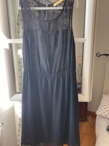 Robe noire avec dentelle
