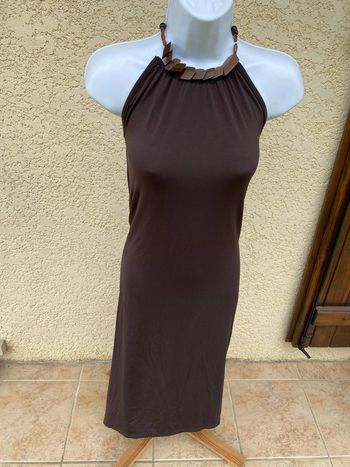 Robe marron dos nu avec col bijoux Promod