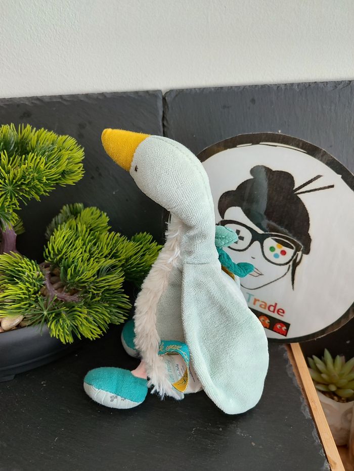 Petite Peluche Oie Plumette le voyage d'Olga bleu jaune moutarde blanc moulin roty - photo numéro 2