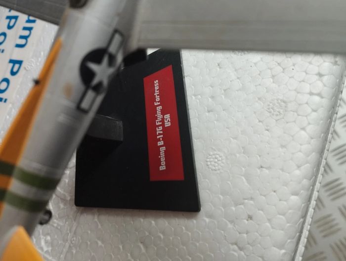 Avion de combat Boeing B-17G flying Fortress USA - photo numéro 6