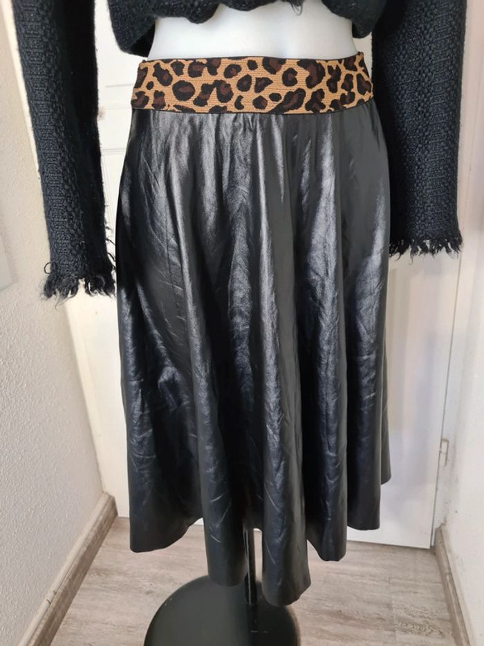 Jupe simili cuir vintage - photo numéro 2