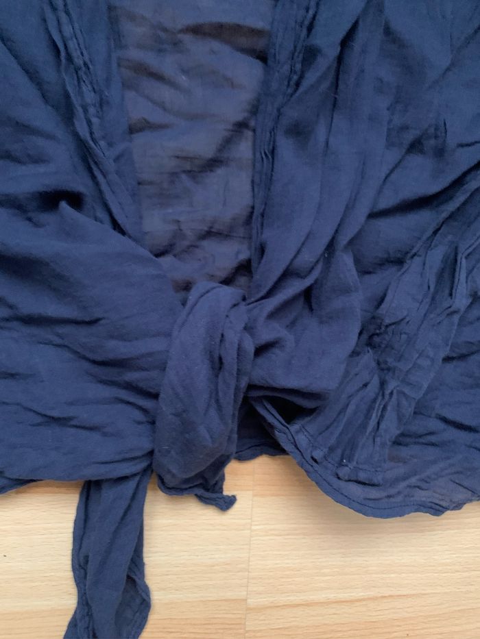 Beau chemisier marine taille 38/40 - photo numéro 2