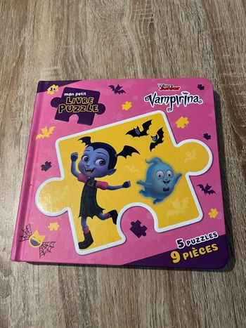 Livre puzzle vampirina