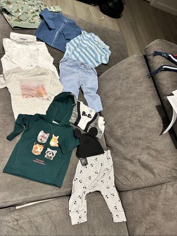 Lot 9 vêtements taille  6 mois garçon