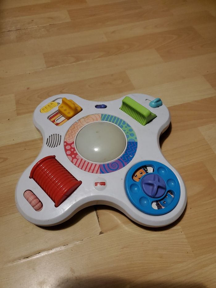 Jouet centre d activités musicales et lumineuses Fisher Price - photo numéro 3