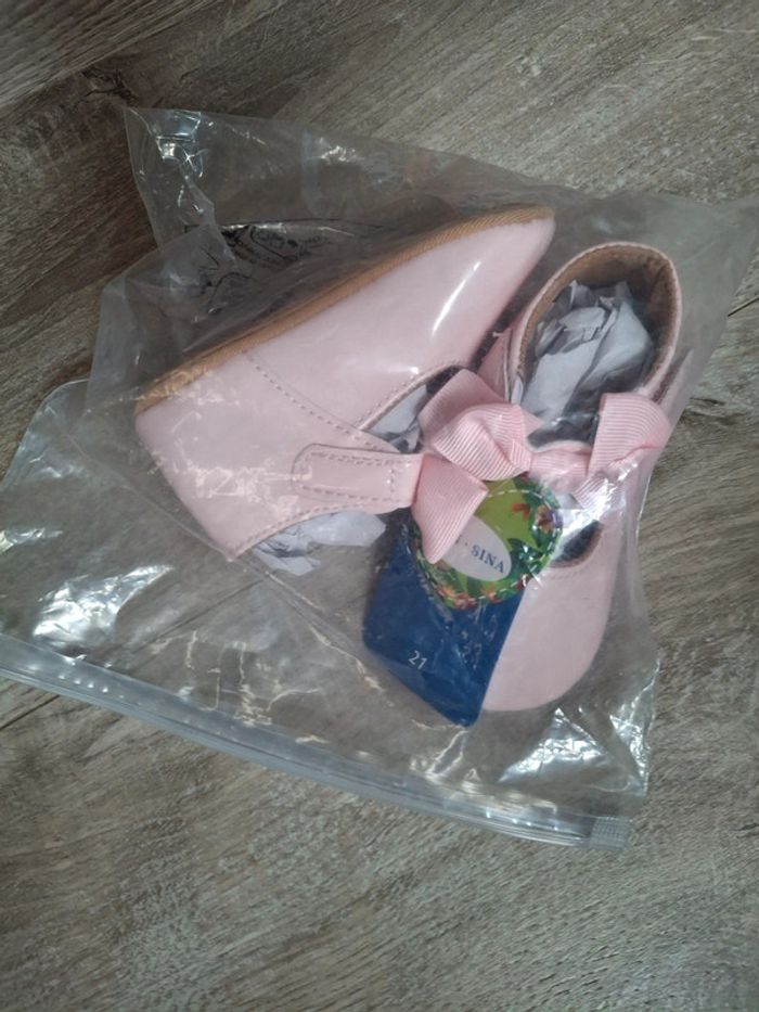 Chaussures filles vernies rose neuves avec étiquette - photo numéro 2