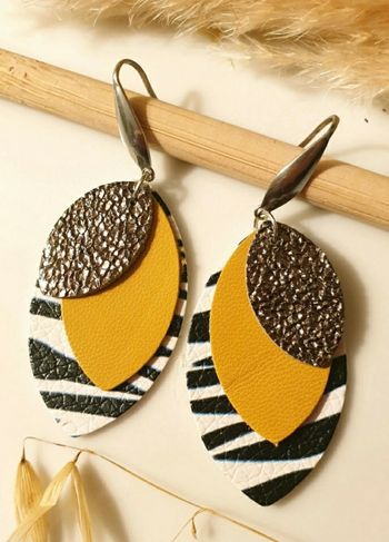 Boucles d'oreilles avec pampilles en cuir 