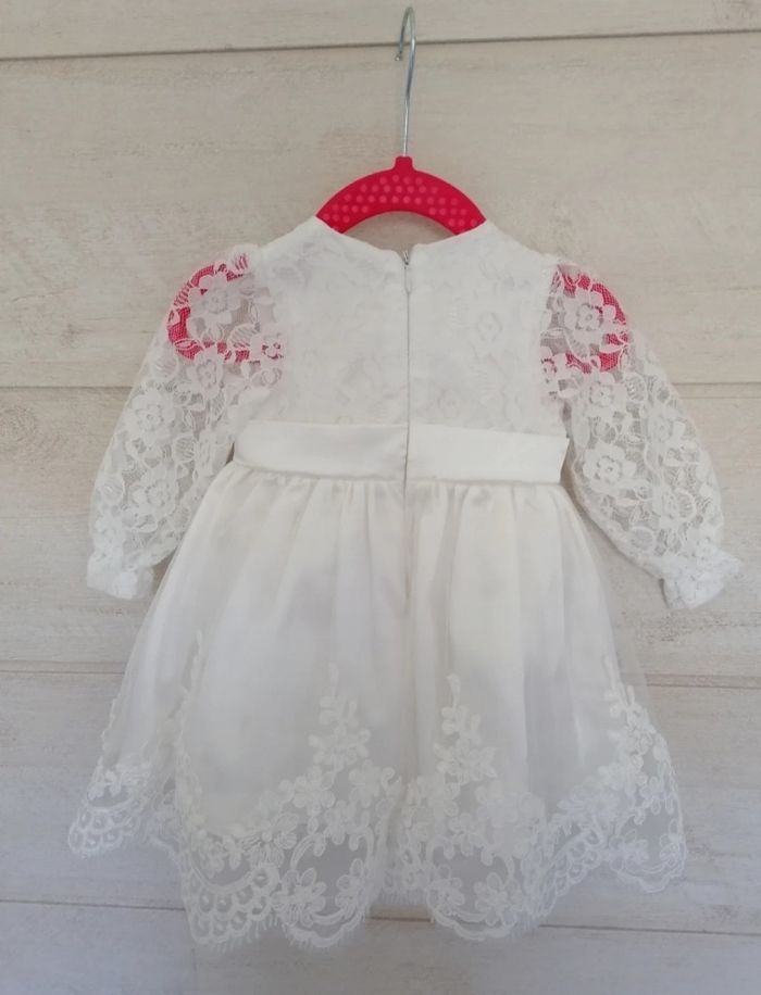 Robe en dentelle 1-3 mois - photo numéro 2