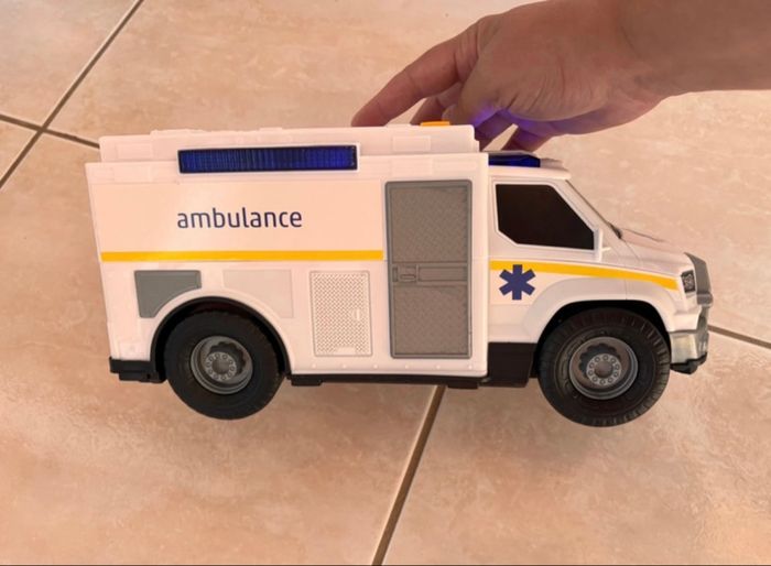 Ambulance - photo numéro 3