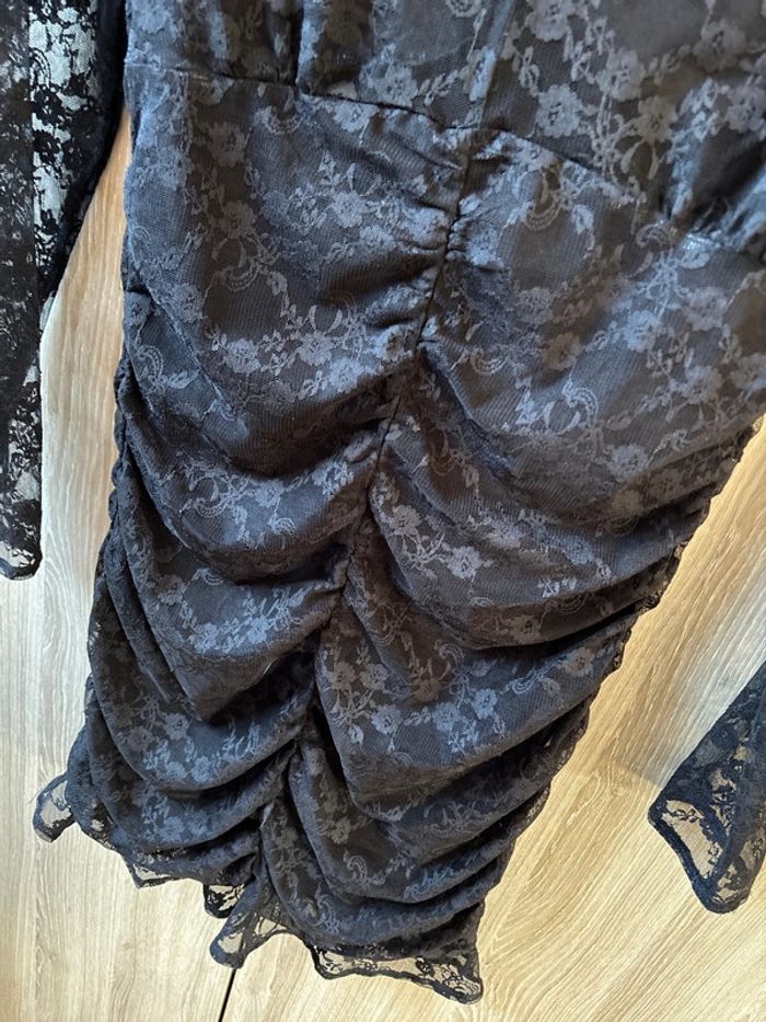 Robe noire en dentelle H&M - photo numéro 4