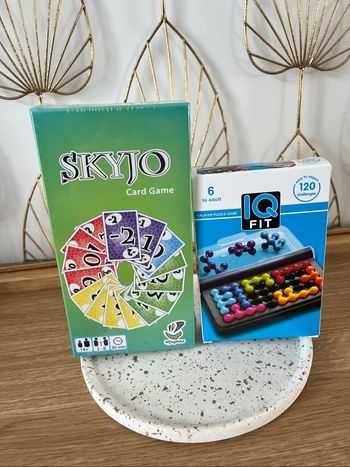Skyjo et IQ Fit neuf
