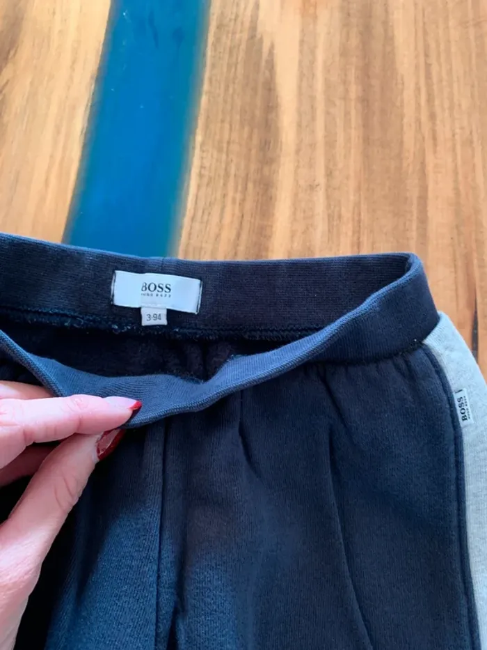 Survêtement Hugo Boss taille 3 ans - photo numéro 6