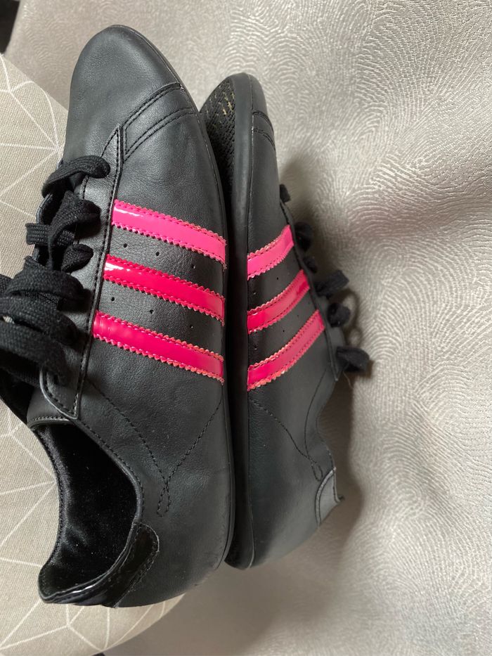 Baskets Adidas cuir noir et roses 39 1/2 - photo numéro 7