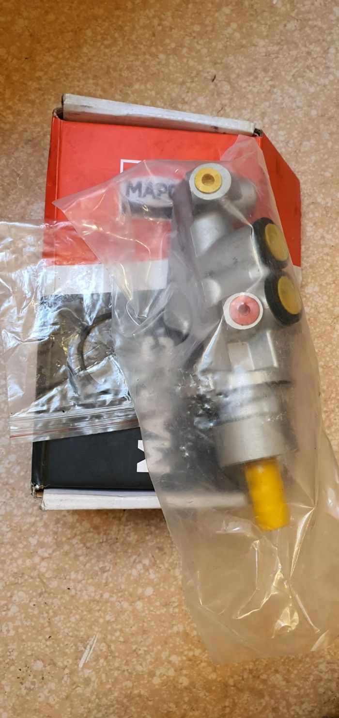 Maitre cylindre de frein - photo numéro 3