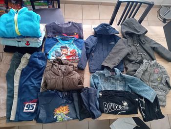 Lot vêtements enfant 4 ans