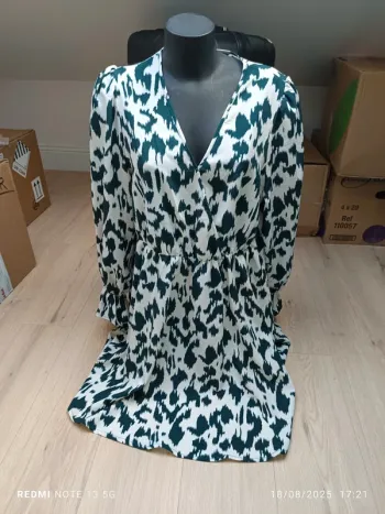 Magnifique robe shein taille XL vert et blanche