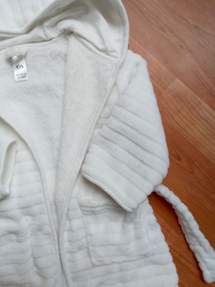Peignoir blanc à capuche C&A taille 24/36 mois - photo numéro 6
