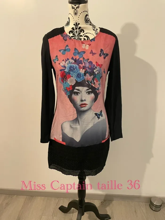 Robe Miss Captain taille 36 manches longues noir motifs rose