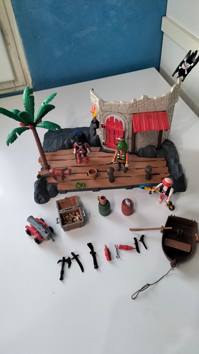 Playmobil super Set  îlot des pirates